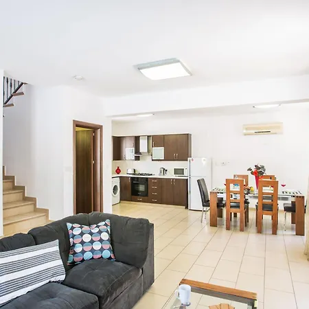 Tatil Evi Moderne Ferienvilla Pv5 Mit Grossem Garten