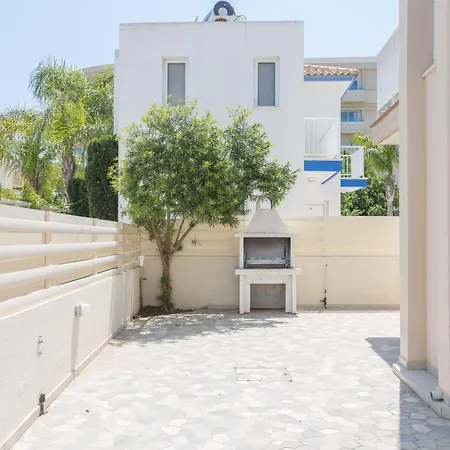 Moderne Ferienvilla Pv5 Mit Grossem Garten Tatil Evi