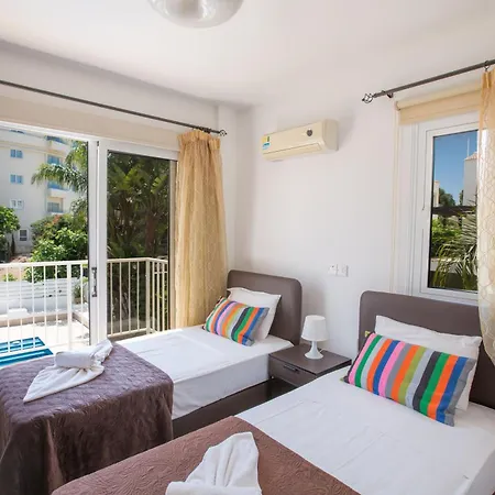 Moderne Ferienvilla Pv5 Mit Grossem Garten Tatil Evi
